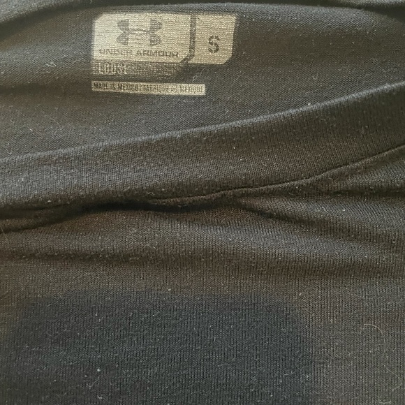 Under Armour Tee Size Small - Picture 3 of 4